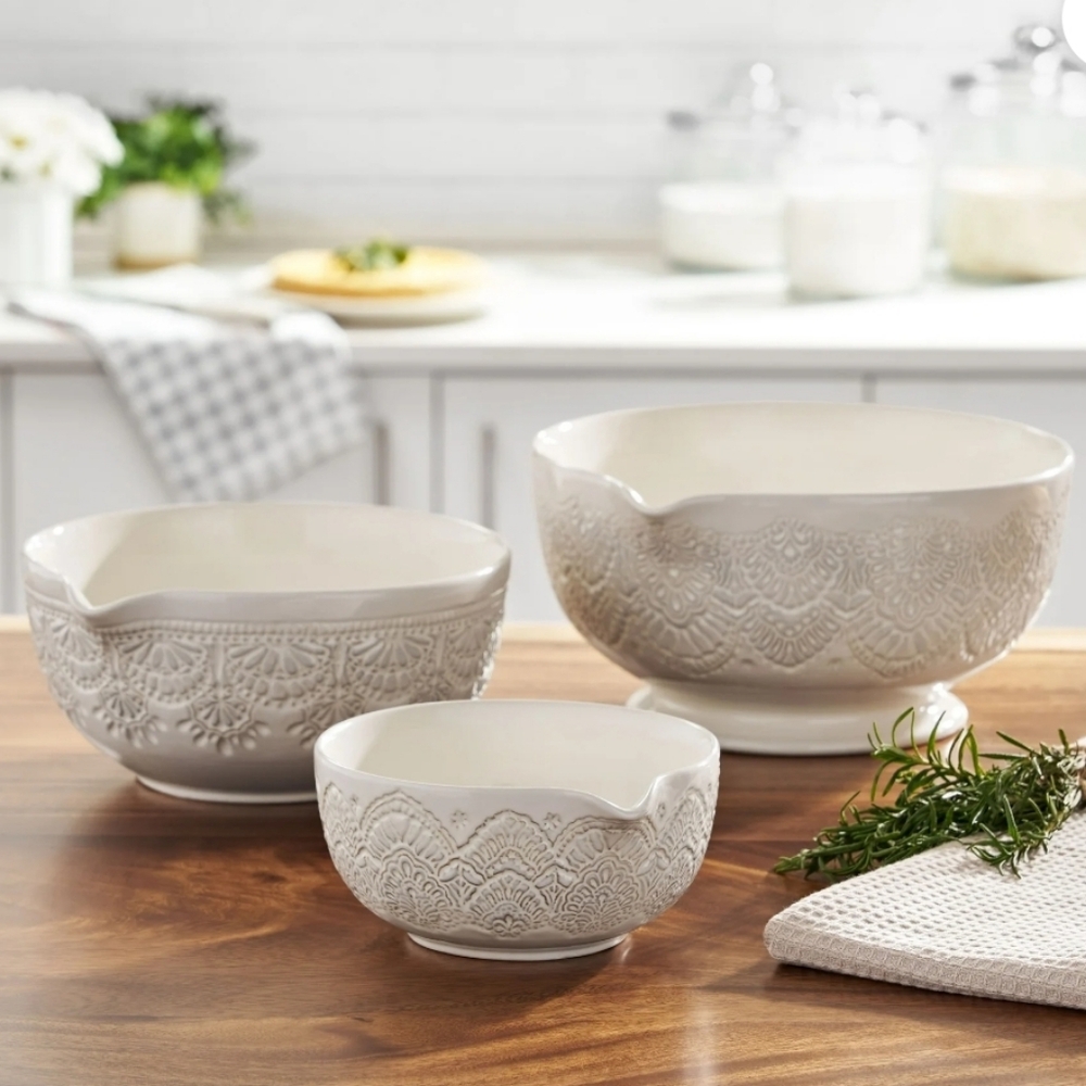 💕 2025 Pioneer Woman Vintage Lace Linen Embossed Mixing Bowl 3 Piece Set